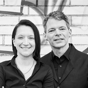 Julia Jung und Stefan Niemeyer sind die Hosts des Tourismus Podcasts